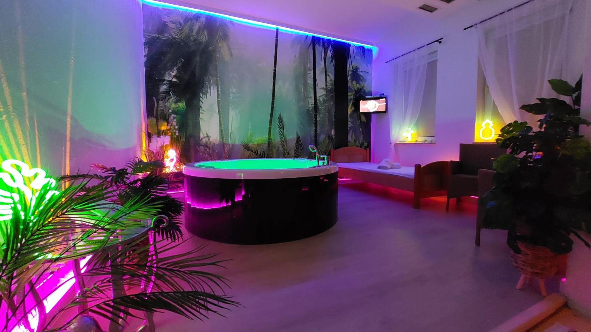 Hotel Krak Мисленице Екстериор снимка