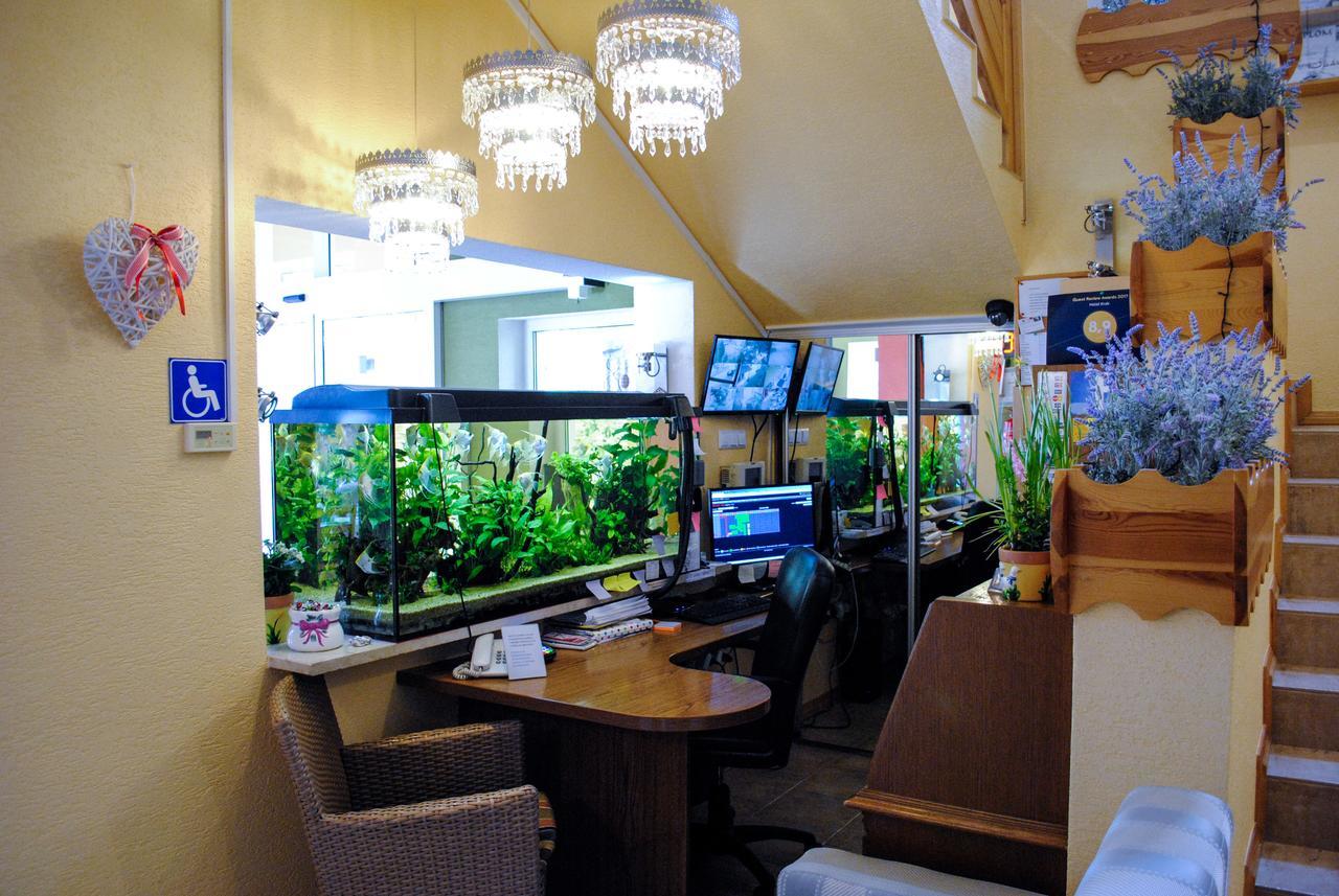 Hotel Krak Мисленице Екстериор снимка