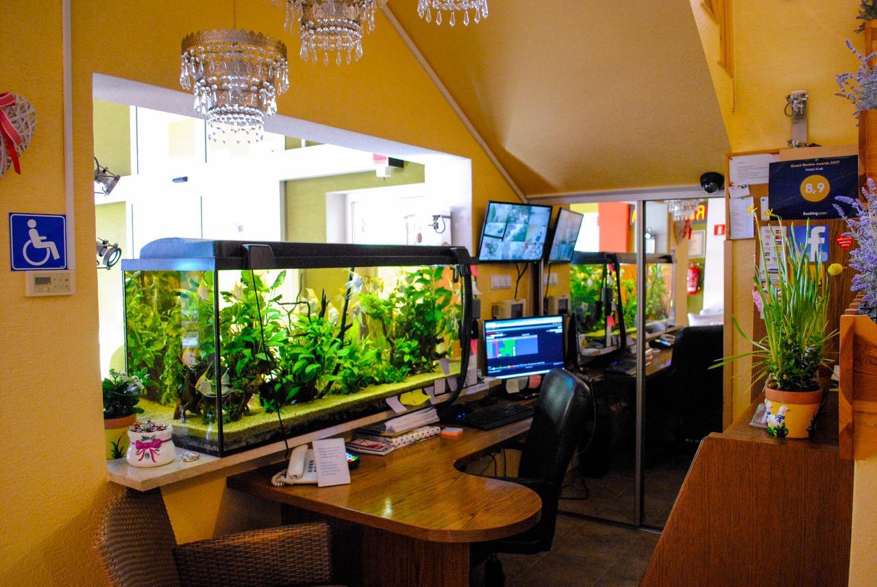 Hotel Krak Мисленице Екстериор снимка