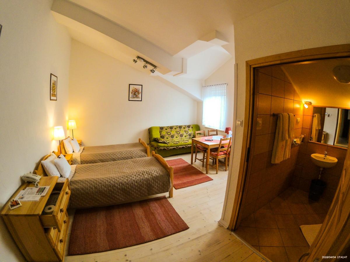 Hotel Krak Мисленице Екстериор снимка