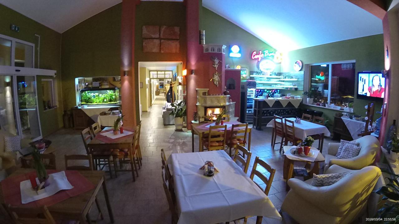 Hotel Krak Мисленице Екстериор снимка